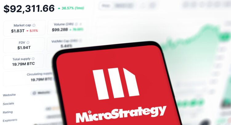 MicroStrategy Boosts Bitcoin Holdings to 450K BTC